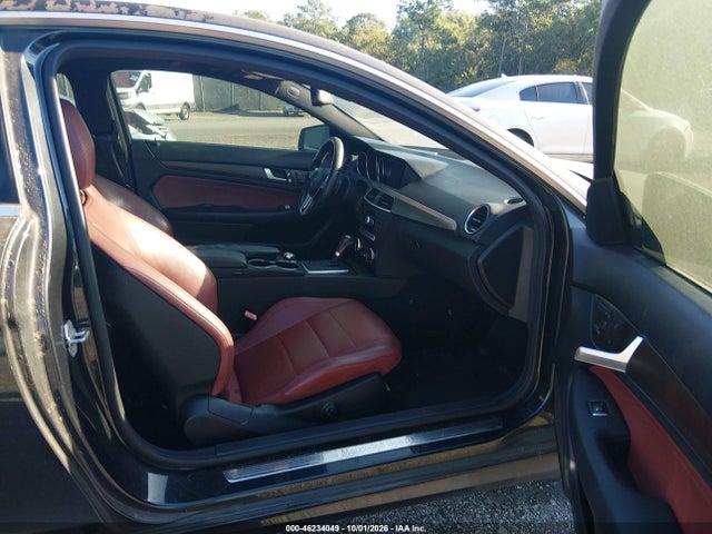 Продажа на аукционе авто 2012 Mercedes-benz C 350 Sport, vin: WDDGJ5HB7CF889871, номер лота: 46234049