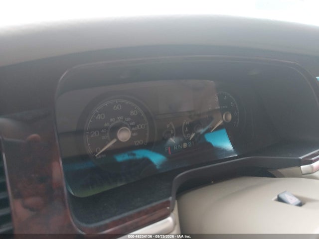 46234136 :رقم المزاد ، 2LNHM82VX8X642359 vin ، 2008 Lincoln Town Car Signature Limited مزاد بيع