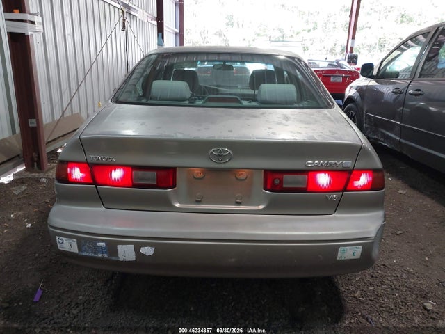 46234357 :رقم المزاد ، JT2BF22K6W0141612 vin ، 1998 Toyota Camry Ce/le/xle مزاد بيع