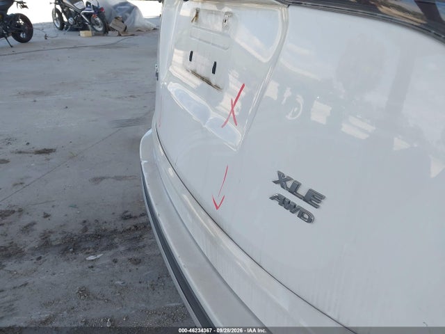 Продажа на аукционе авто 2016 Toyota Rav4 Xle, vin: 2T3RFREV1GW483535, номер лота: 46234367