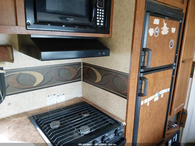 46234421 :رقم المزاد ، 1SE200N20DC000564 vin ، 2013 Skyline Other مزاد بيع