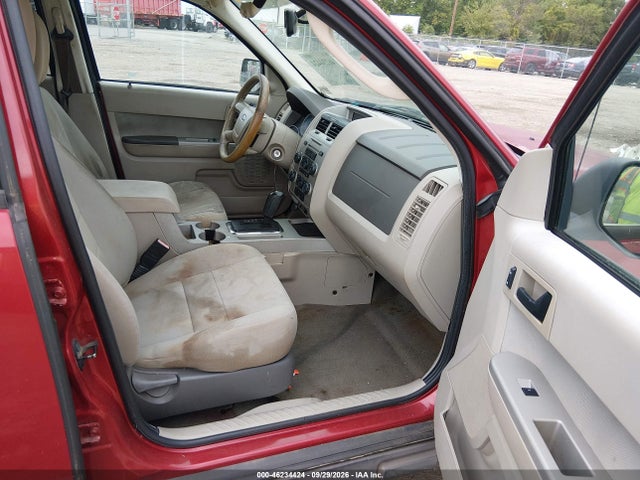 2010 Ford Escape Xlt მანქანა იყიდება აუქციონზე, vin: 1FMCU0DG7AKC44142, აუქციონის ნომერი: 46234424