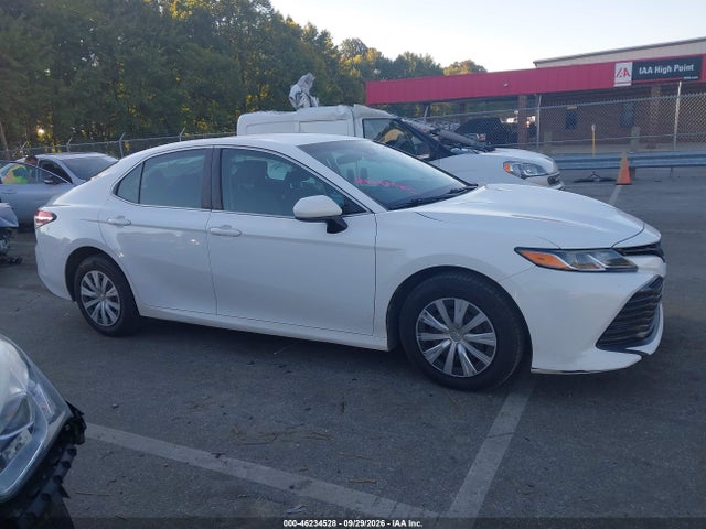 2018 Toyota Camry L მანქანა იყიდება აუქციონზე, vin: 4T1B11HK0JU077457, აუქციონის ნომერი: 46234528