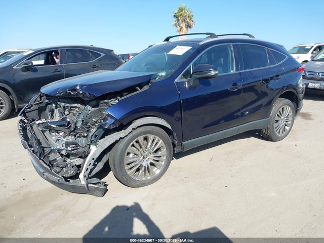 JTEAAAAH2PJ119017 Toyota Venza Xle
