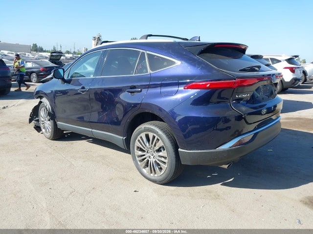 JTEAAAAH2PJ119017 Toyota Venza Xle