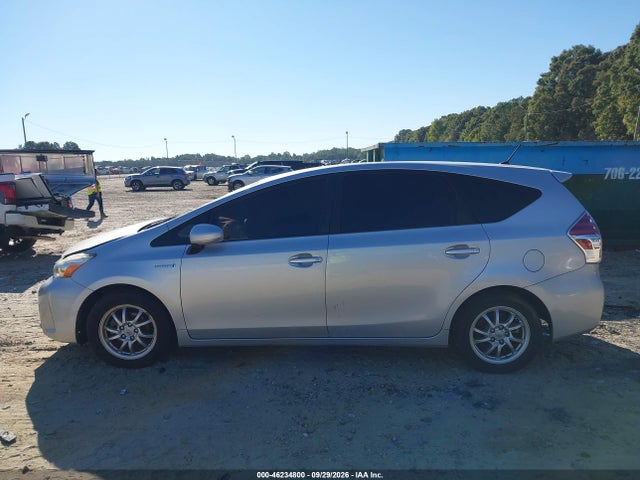 Продажа на аукционе авто 2015 Toyota Prius V Two, vin: JTDZN3EU6FJ035182, номер лота: 46234800