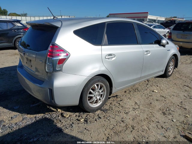 Продажа на аукционе авто 2015 Toyota Prius V Two, vin: JTDZN3EU6FJ035182, номер лота: 46234800