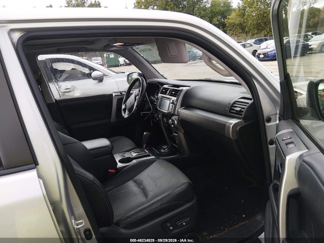 2018 Toyota 4runner Sr5 Premium მანქანა იყიდება აუქციონზე, vin: JTEBU5JR4J5523996, აუქციონის ნომერი: 46234929