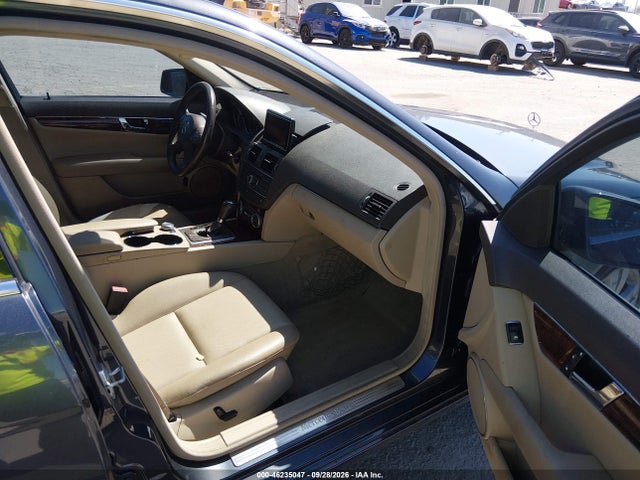 46235047 :رقم المزاد ، WDDGF5EB5BA505474 vin ، 2011 Mercedes-benz C 300 Luxury مزاد بيع