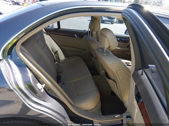 46235047 :رقم المزاد ، WDDGF5EB5BA505474 vin ، 2011 Mercedes-benz C 300 Luxury مزاد بيع