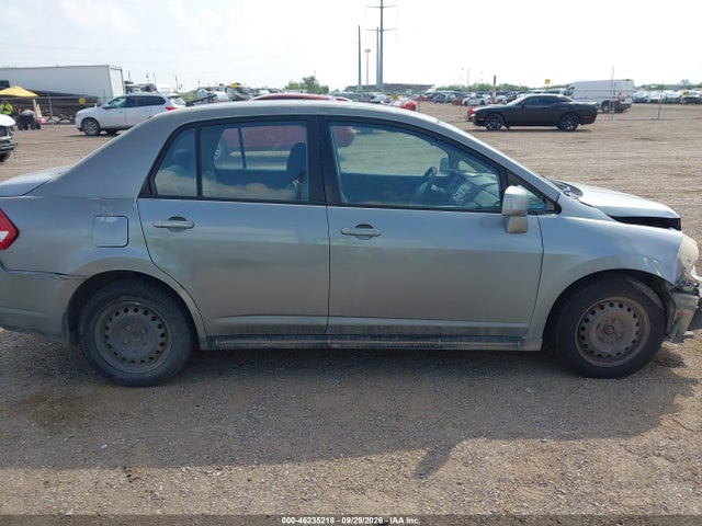 46235218 :رقم المزاد ، 3N1BC1AP1AL428586 vin ، 2010 Nissan Versa 1.8s مزاد بيع