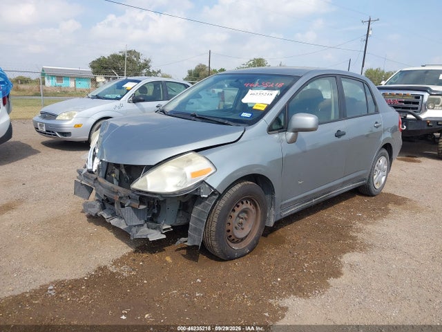 46235218 :رقم المزاد ، 3N1BC1AP1AL428586 vin ، 2010 Nissan Versa 1.8s مزاد بيع