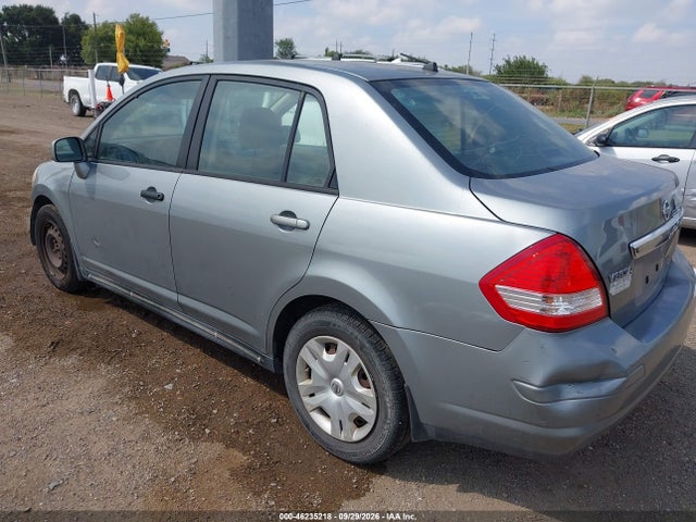 46235218 :رقم المزاد ، 3N1BC1AP1AL428586 vin ، 2010 Nissan Versa 1.8s مزاد بيع