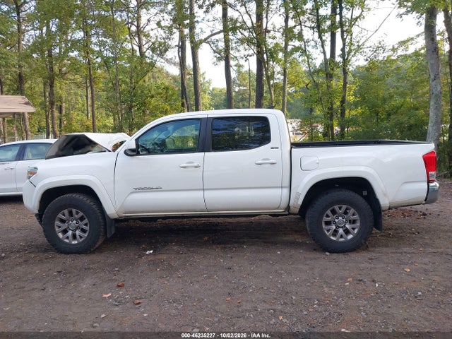 46235227 :رقم المزاد ، 5TFCZ5AN6HX062564 vin ، 2017 Toyota Tacoma Sr5 V6 مزاد بيع