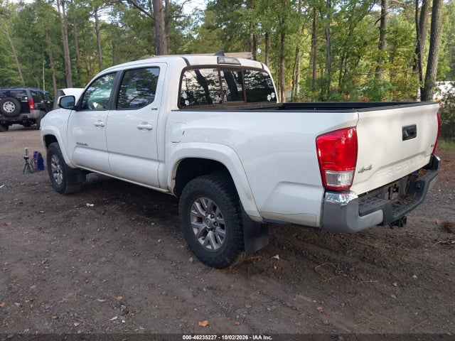 46235227 :رقم المزاد ، 5TFCZ5AN6HX062564 vin ، 2017 Toyota Tacoma Sr5 V6 مزاد بيع
