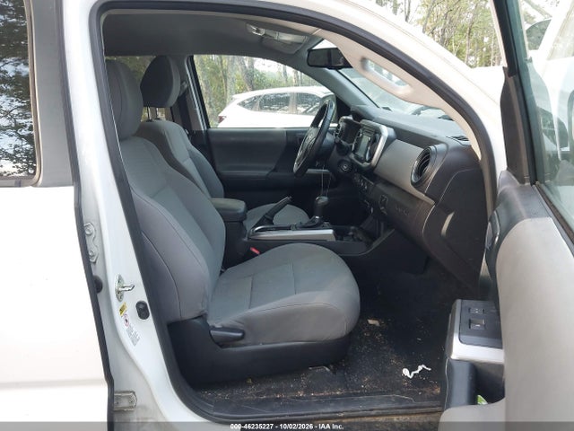 46235227 :رقم المزاد ، 5TFCZ5AN6HX062564 vin ، 2017 Toyota Tacoma Sr5 V6 مزاد بيع
