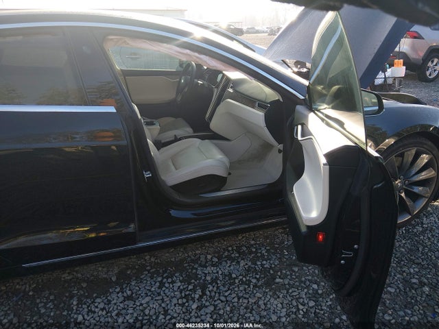 46235234 :رقم المزاد ، 5YJSA1E28HF223745 vin ، 2017 Tesla Model S 100d/60d/75d/90d/p100d مزاد بيع