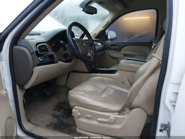 2010 Chevrolet Tahoe Lt მანქანა იყიდება აუქციონზე, vin: 1GNMCBE33AR186158, აუქციონის ნომერი: 46235258