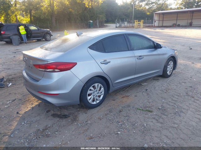 5NPD74LF9HH152586 Hyundai ELANTRA SE