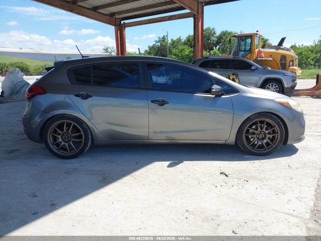 2016 Kia Forte Sx მანქანა იყიდება აუქციონზე, vin: KNAFZ5A33G5536697, აუქციონის ნომერი: 46235626