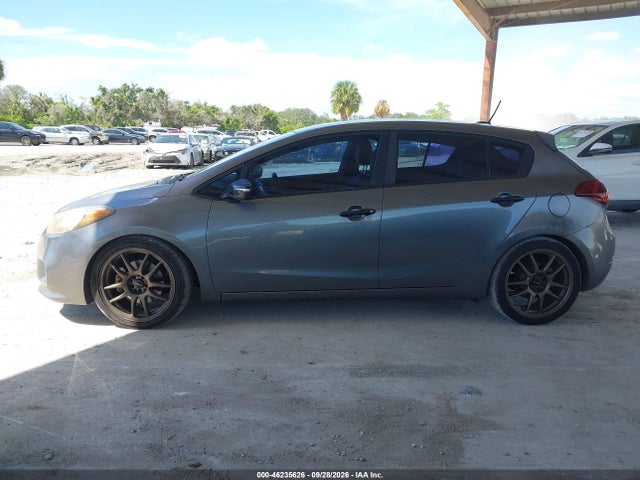 2016 Kia Forte Sx მანქანა იყიდება აუქციონზე, vin: KNAFZ5A33G5536697, აუქციონის ნომერი: 46235626
