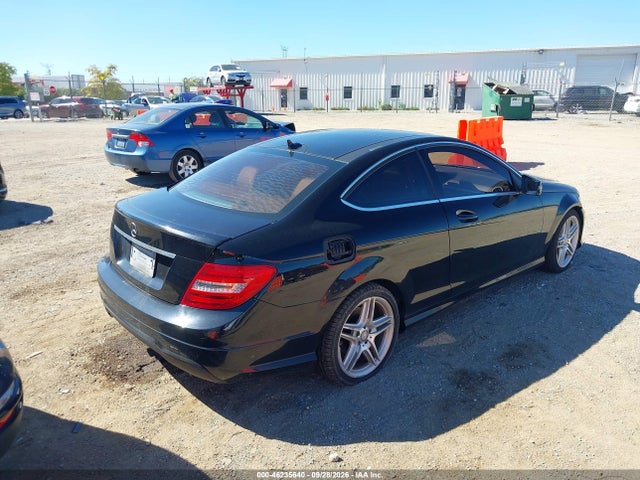 46235640 :رقم المزاد ، WDDGJ4HB0EG221627 vin ، 2014 Mercedes-benz C 250 مزاد بيع