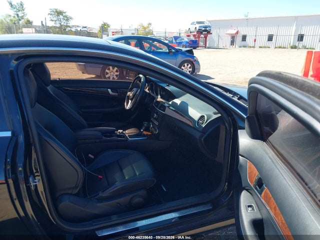 46235640 :رقم المزاد ، WDDGJ4HB0EG221627 vin ، 2014 Mercedes-benz C 250 مزاد بيع