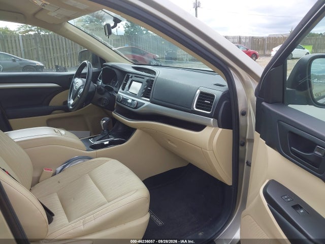 Продажа на аукционе авто 2014 Toyota Highlander Le Plus V6, vin: 5TDBKRFH1ES007838, номер лота: 46236057