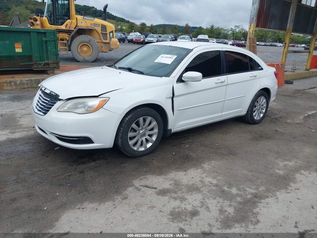 2013 Chrysler 200 Lx მანქანა იყიდება აუქციონზე, vin: 1C3CCBAB9DN624067, აუქციონის ნომერი: 46236084
