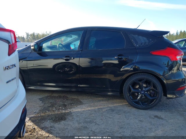 46236229 :رقم المزاد ، 1FADP3L9XGL384666 vin ، 2016 Ford Focus St مزاد بيع