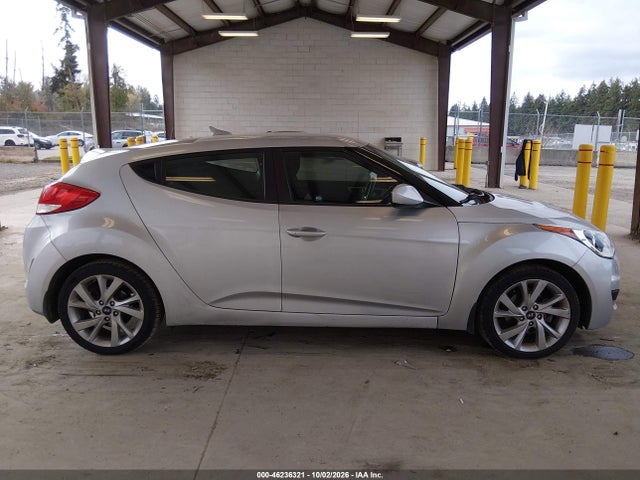 KMHTC6AD5GU251961 Hyundai Veloster
