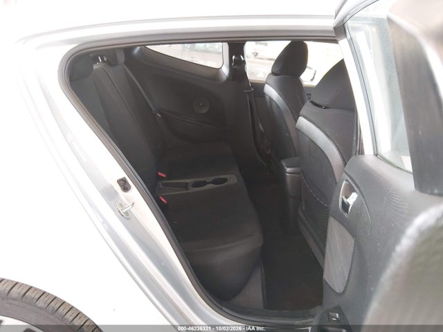 KMHTC6AD5GU251961 Hyundai Veloster
