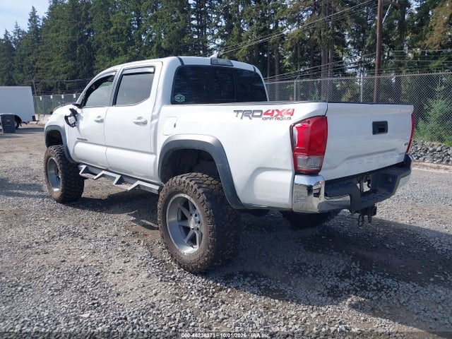 3TMCZ5AN6JM141065 Toyota Tacoma Trd Off Road
