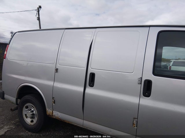 2010 Chevrolet Express 2500 Work Van მანქანა იყიდება აუქციონზე, vin: 1GCZGFBA1A1140758, აუქციონის ნომერი: 46236402