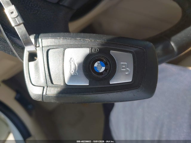 46236602 :رقم المزاد ، WBA3B1C57EK134677 vin ، 2014 Bmw 320i مزاد بيع