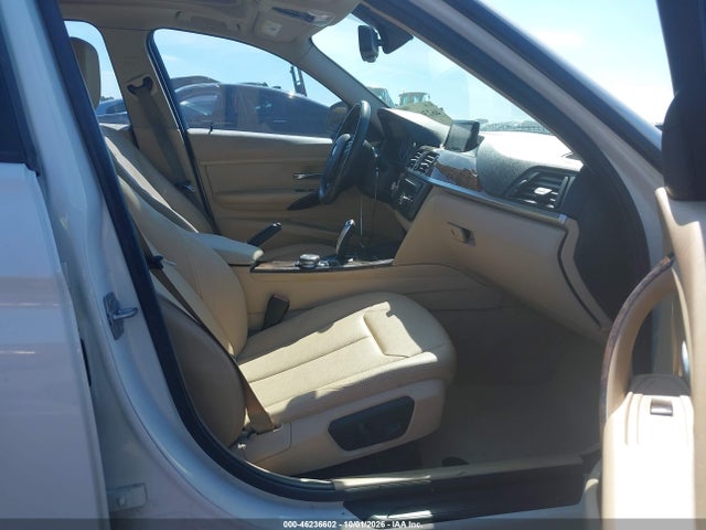 46236602 :رقم المزاد ، WBA3B1C57EK134677 vin ، 2014 Bmw 320i مزاد بيع
