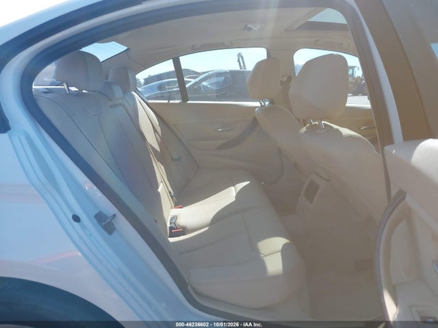 46236602 :رقم المزاد ، WBA3B1C57EK134677 vin ، 2014 Bmw 320i مزاد بيع