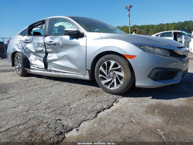 Продаж на аукціоні авто 2018 Honda Civic Ex, vin: 19XFC2F73JE008135, номер лоту: 46236640