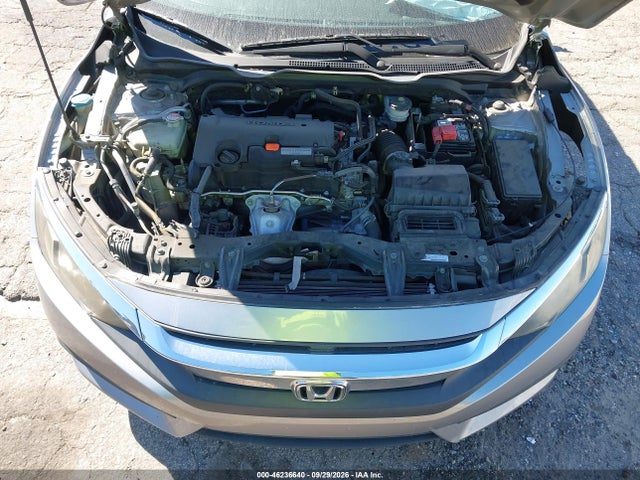 46236640 :رقم المزاد ، 19XFC2F73JE008135 vin ، 2018 Honda Civic Ex مزاد بيع