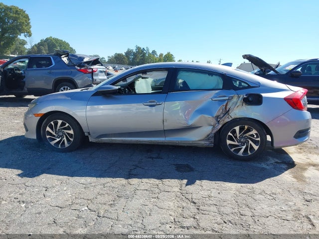46236640 :رقم المزاد ، 19XFC2F73JE008135 vin ، 2018 Honda Civic Ex مزاد بيع