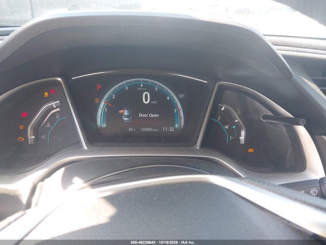 46236640 :رقم المزاد ، 19XFC2F73JE008135 vin ، 2018 Honda Civic Ex مزاد بيع