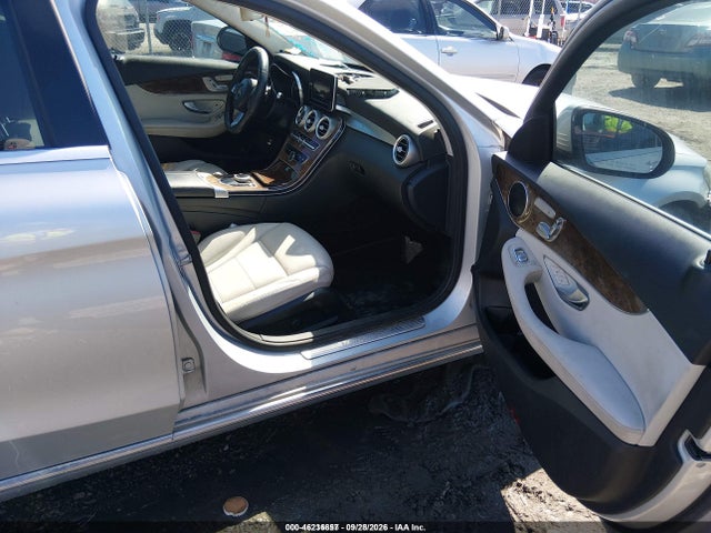 Продаж на аукціоні авто 2017 Mercedes-benz C 300, vin: 55SWF4JB4HU199002, номер лоту: 46236657