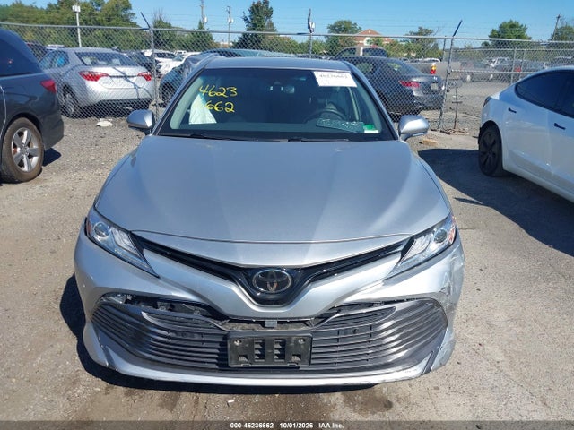 46236662 :رقم المزاد ، 4T1B11HK3JU507479 vin ، 2018 Toyota Camry Xle مزاد بيع