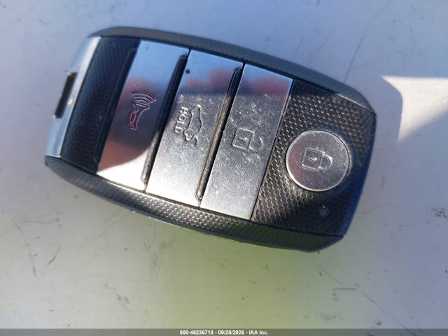 2017 Kia Optima Hybrid Ex მანქანა იყიდება აუქციონზე, vin: KNAGU4LC1H5005218, აუქციონის ნომერი: 46236718