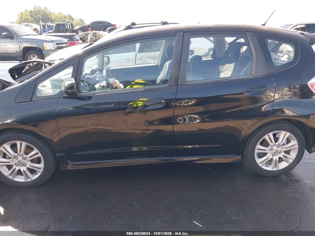 46236824 :رقم المزاد ، JHMGE8H50BC017928 vin ، 2011 Honda Fit Sport مزاد بيع