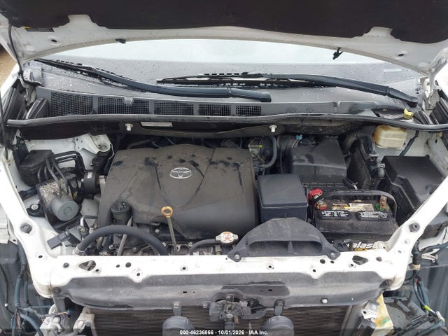 5TDYZ3DCXHS842898 Toyota Sienna Limited Premium 7 Passenger