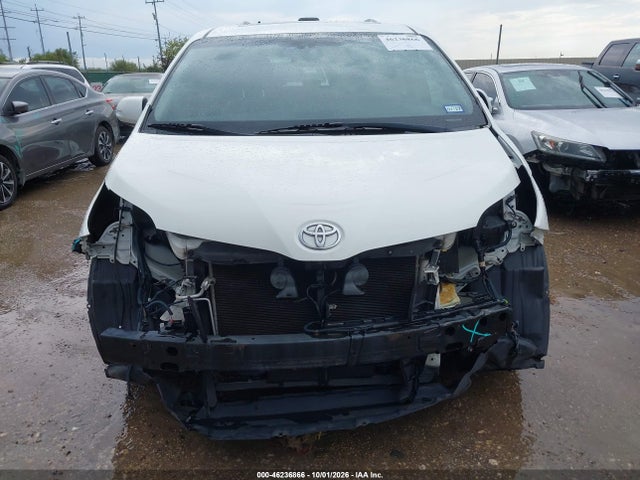 5TDYZ3DCXHS842898 Toyota Sienna Limited Premium 7 Passenger