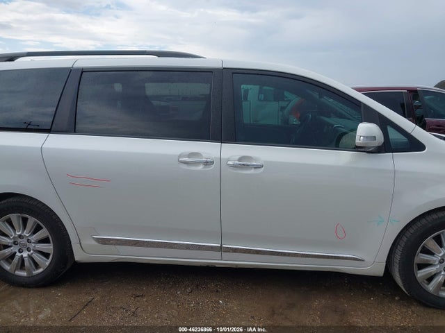 5TDYZ3DCXHS842898 Toyota Sienna Limited Premium 7 Passenger