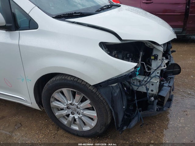 5TDYZ3DCXHS842898 Toyota Sienna Limited Premium 7 Passenger