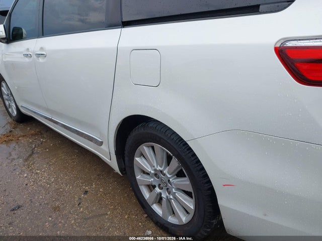 5TDYZ3DCXHS842898 Toyota Sienna Limited Premium 7 Passenger